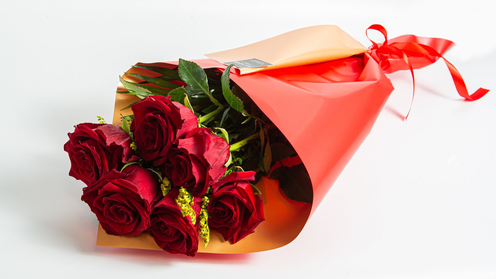Bouquet with 6 explorer roses